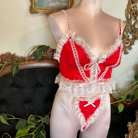 Vintage Sexy Lingerie Bra + Panties Ruffle heart High Cut Size S Red/White - Picture 2 of 5